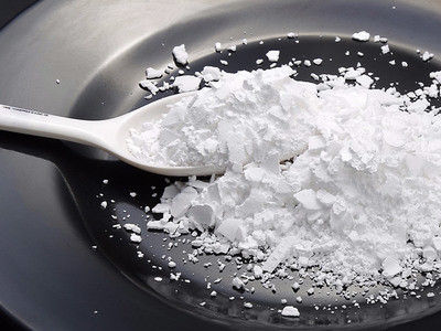 2.15 G/cm3 Density Desiccant Powder For Effective Moisture Management In Industrial Settings